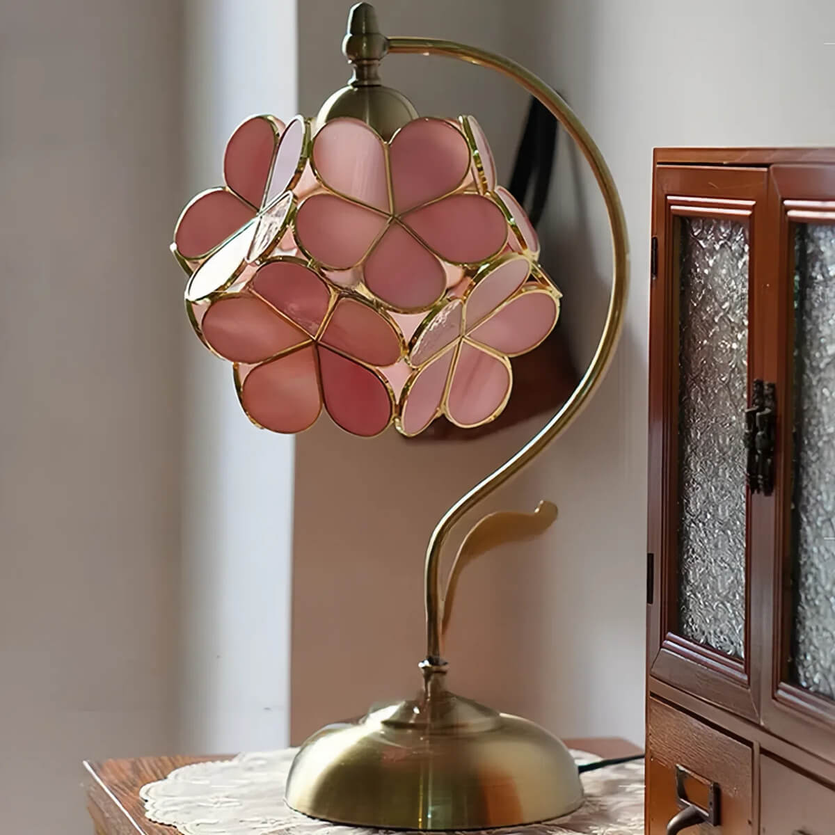 Tiffany Petal Table Lamp