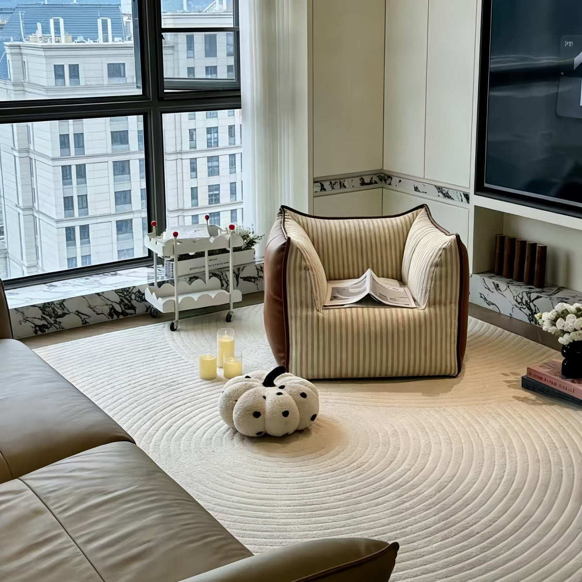 Lune Lounge Chair