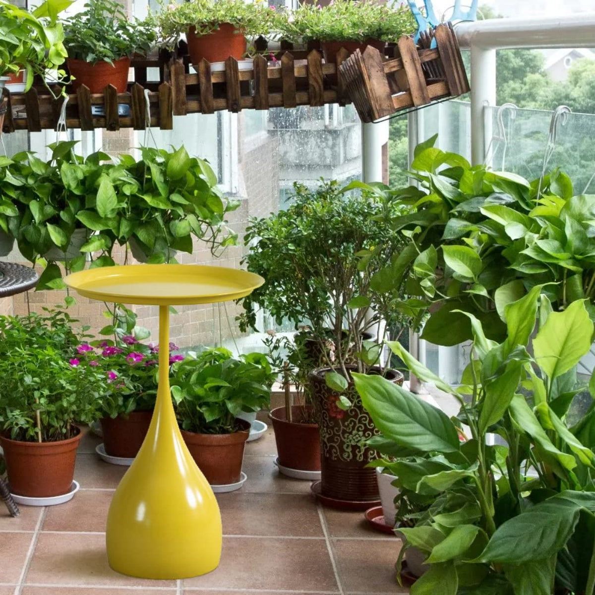 Orla Modern Metal Round Table