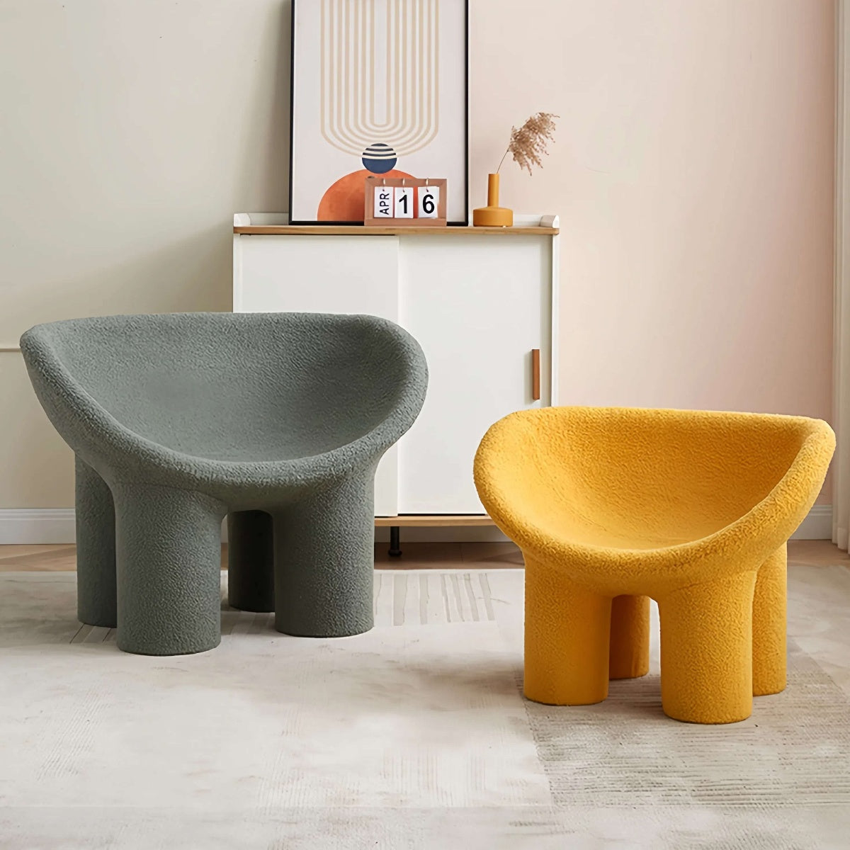 Tubby Lounge Chair (fleece)