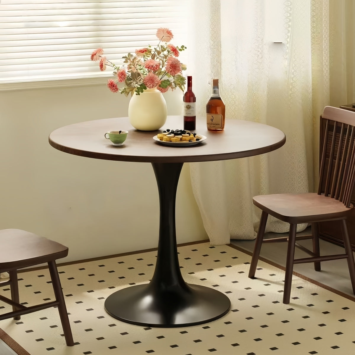 Onyx Round Table