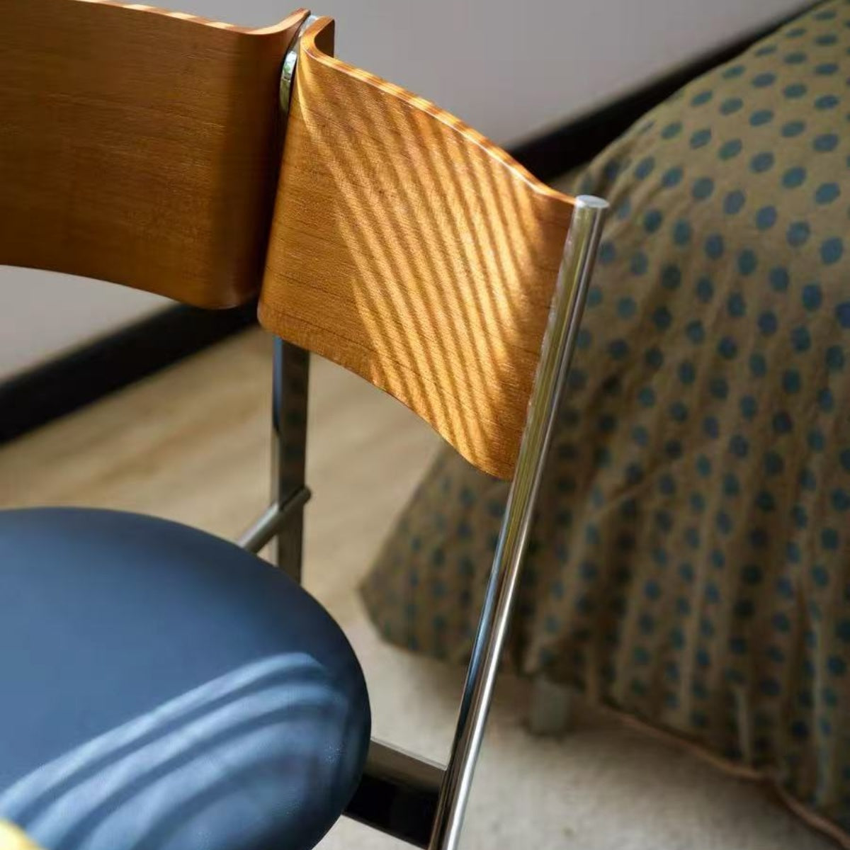 Sleek Retro Modern Dining Chair