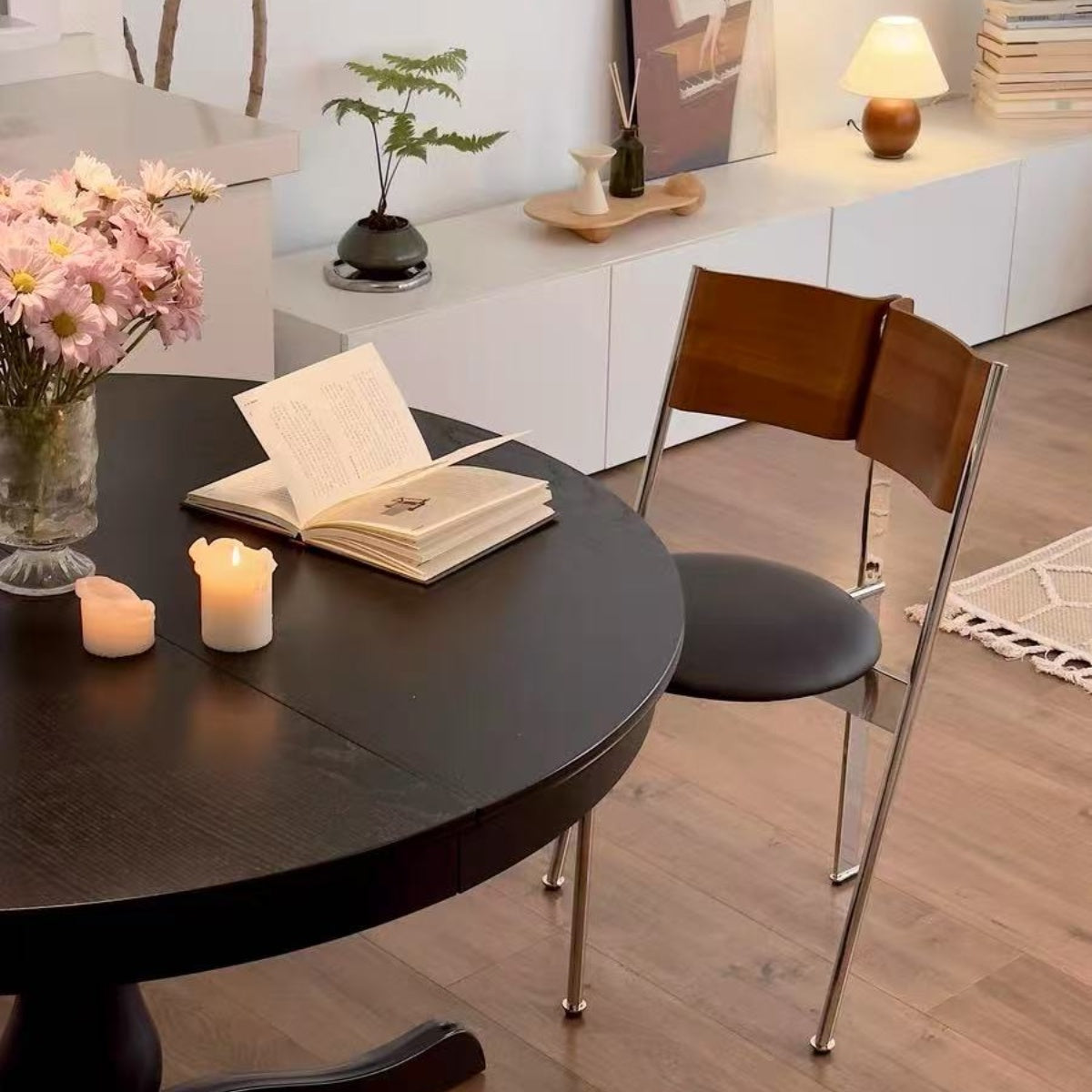 Sleek Retro Modern Dining Chair