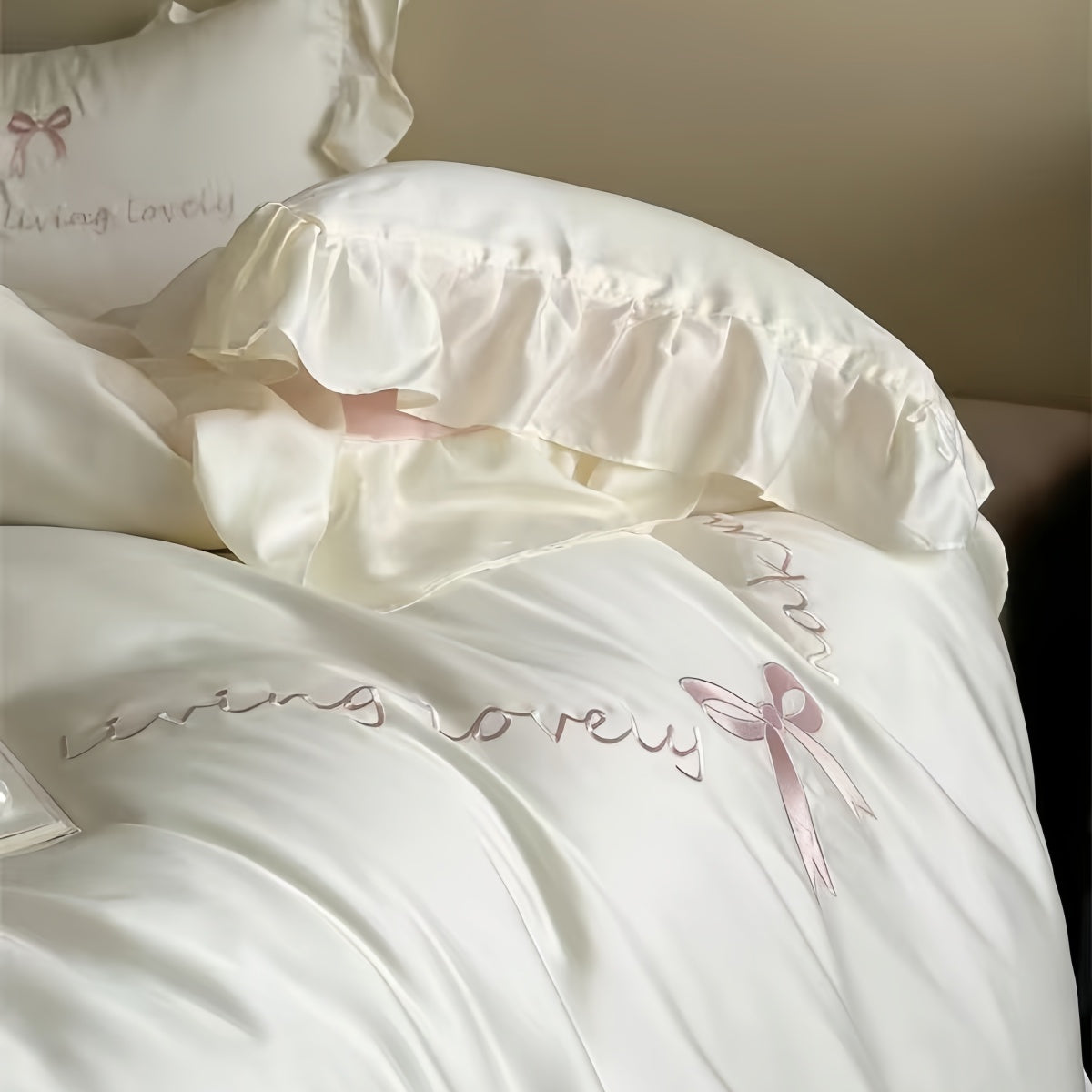 Cream Silk Bedding Set