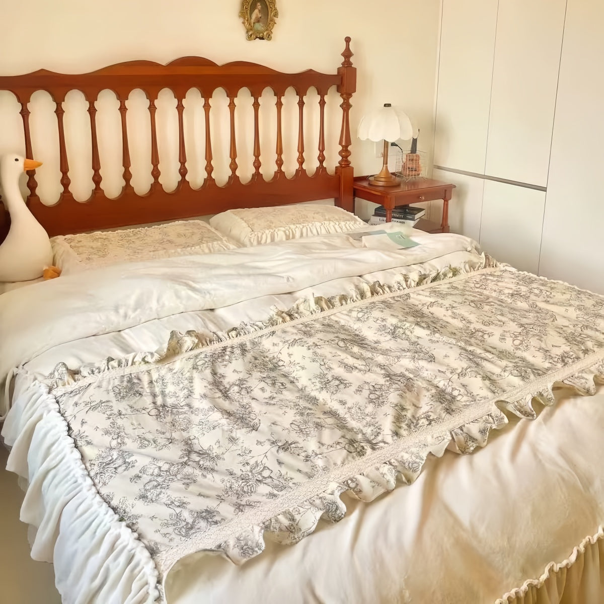 Beige Floral Velvet Bedding Set