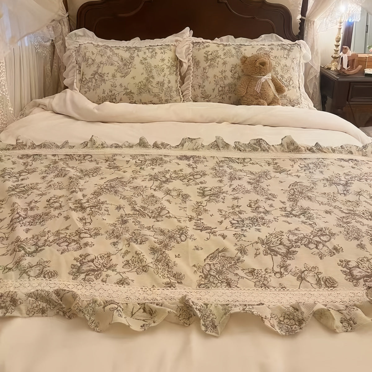 Beige Floral Velvet Bedding Set