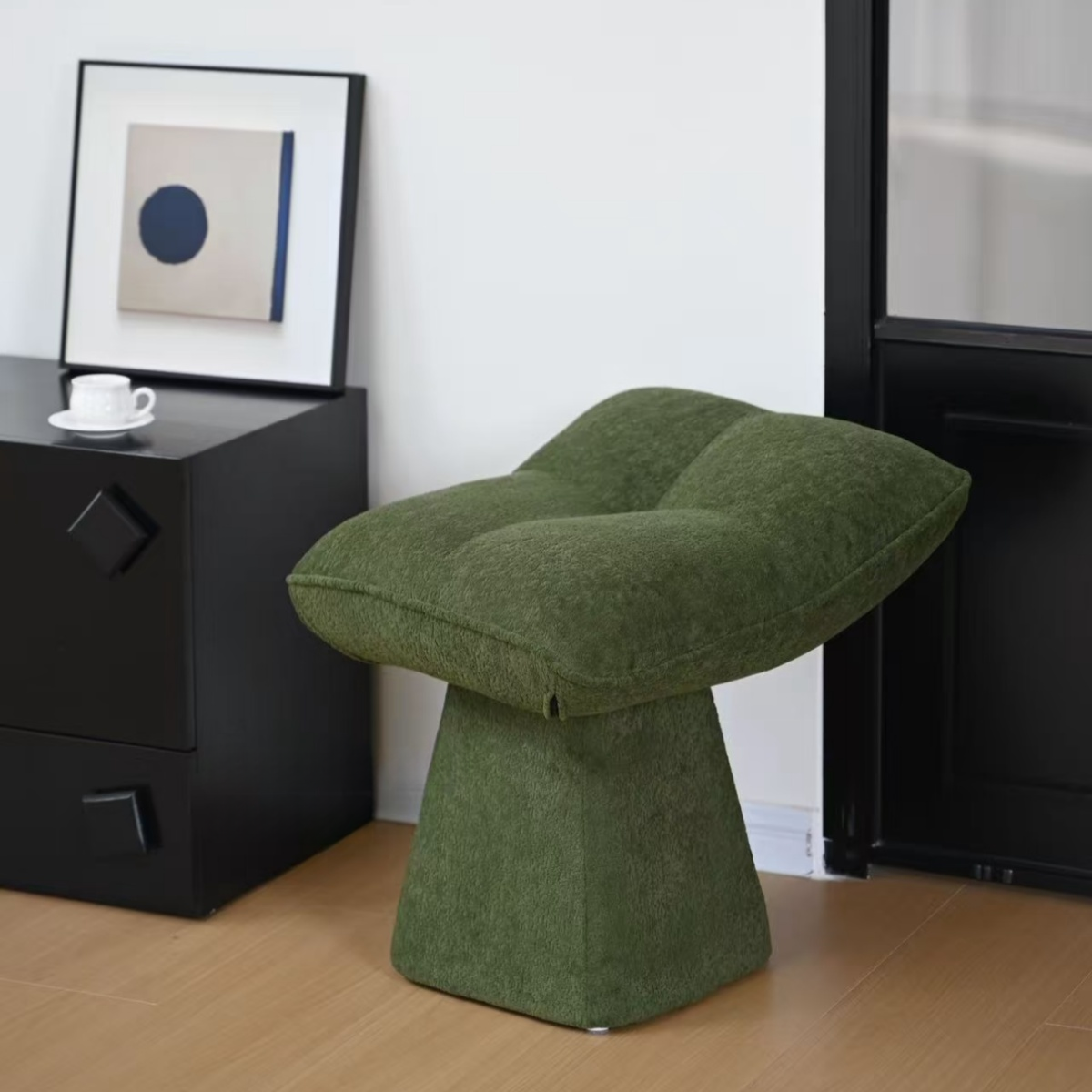 Gyro Glow Dressing Stool