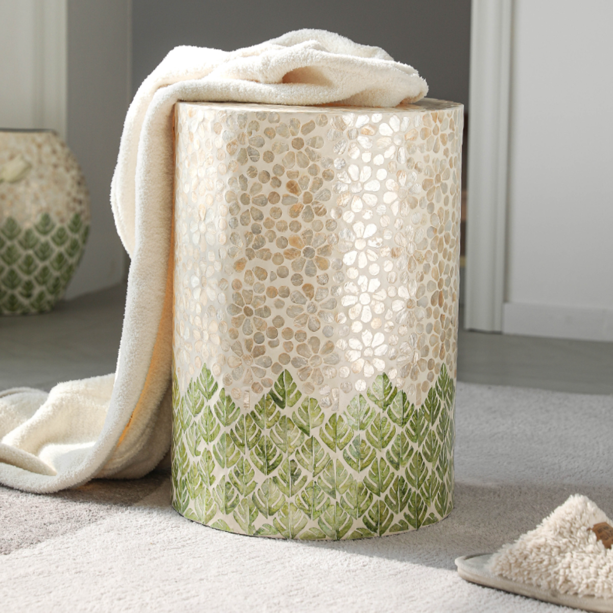 Feather Leaf Colorful Shell Side Table