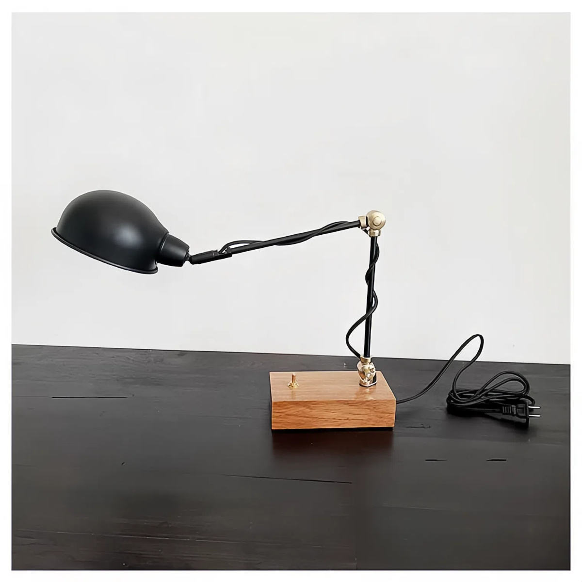 Vintage-Inspired Wooden Desk Lamp