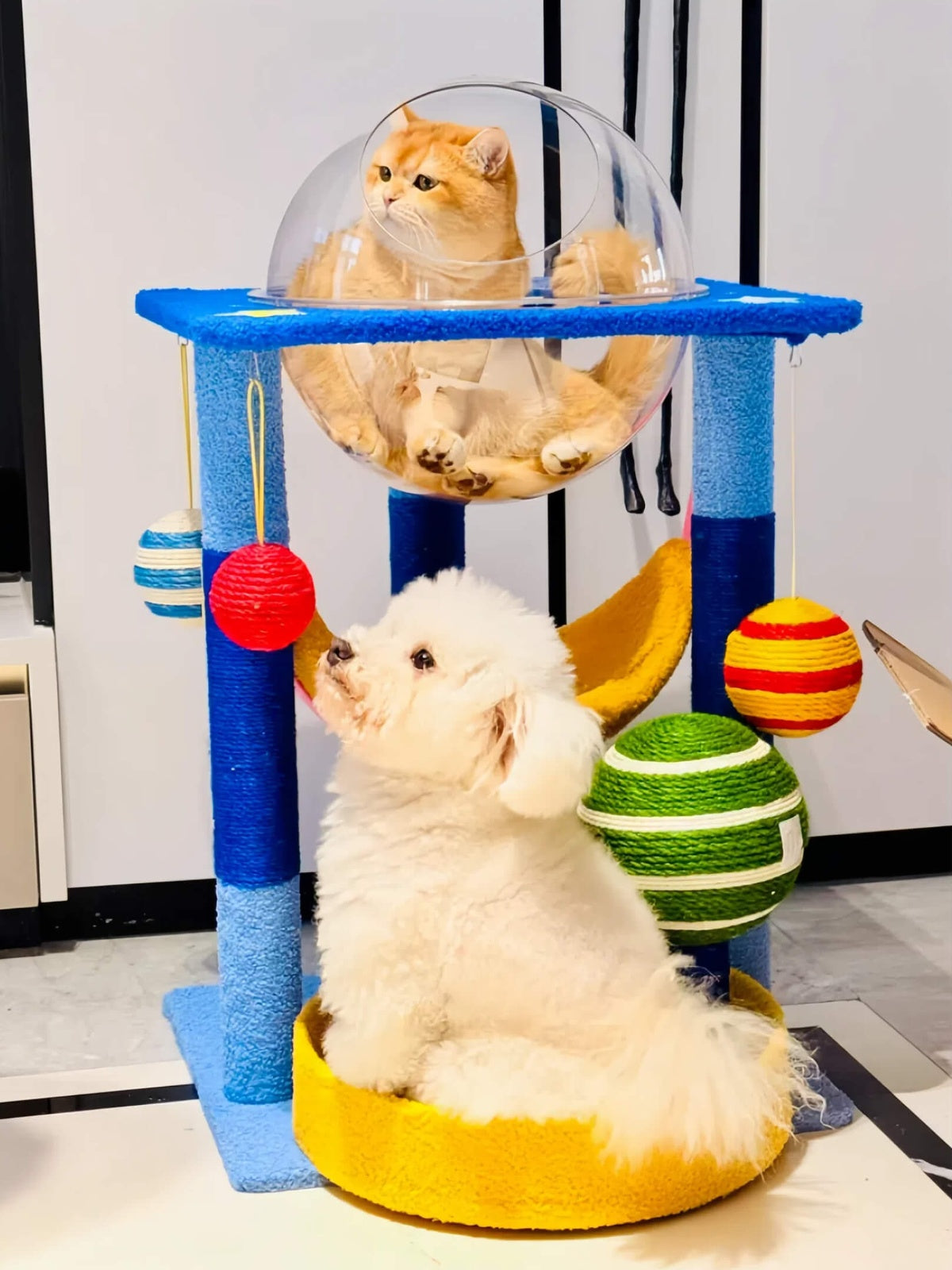 Deluxe Space Capsule Cat Climber