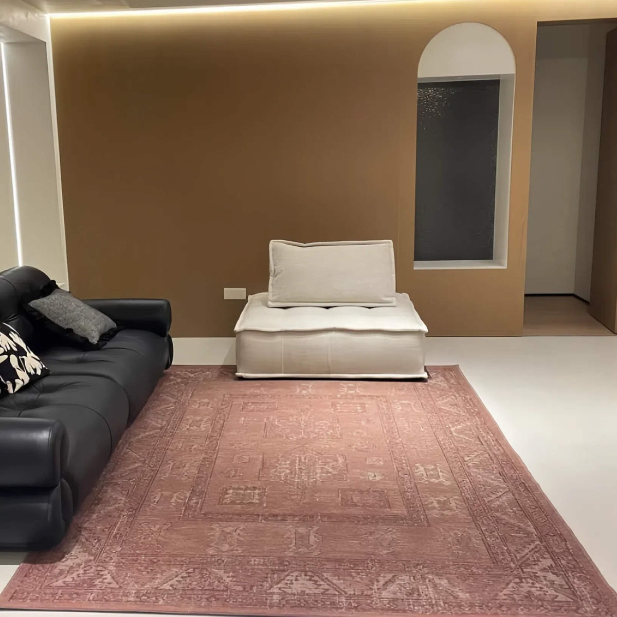 Luxurious Wool and Jute Rug