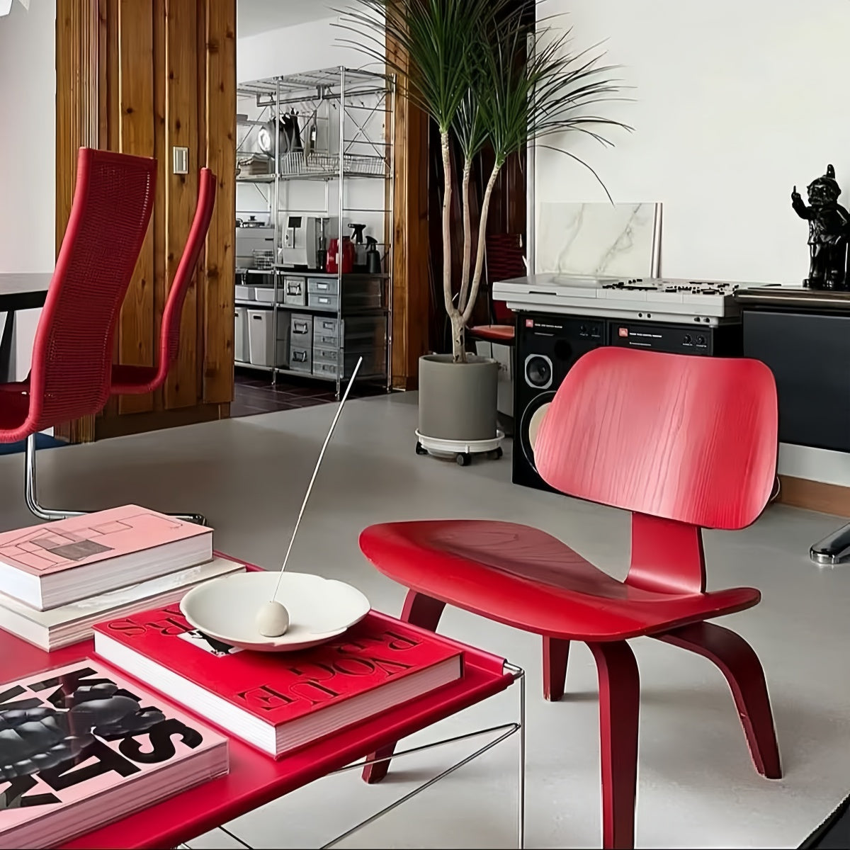 Ply Lounge Chair