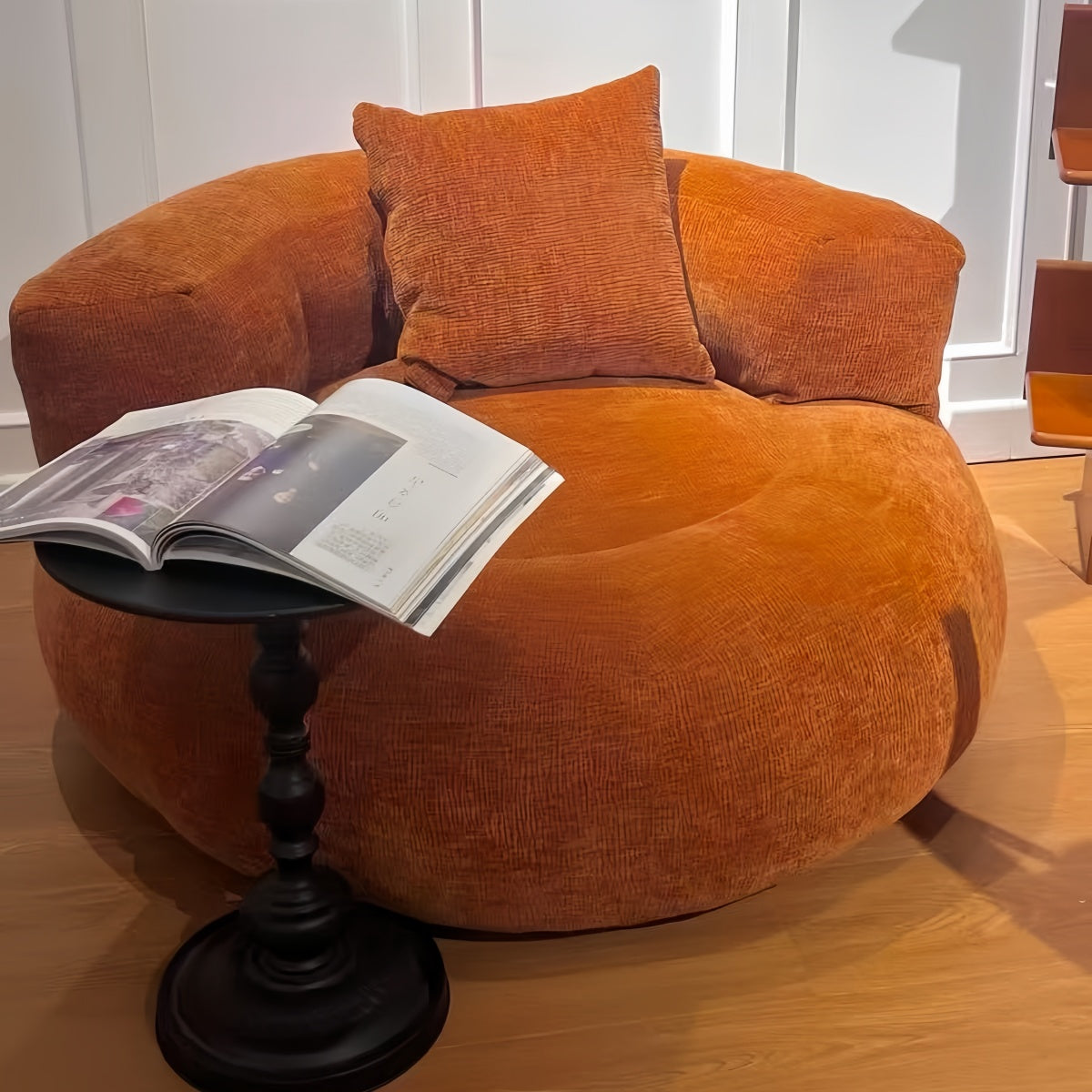 Vintage-Style Cozy Lounge Sofa
