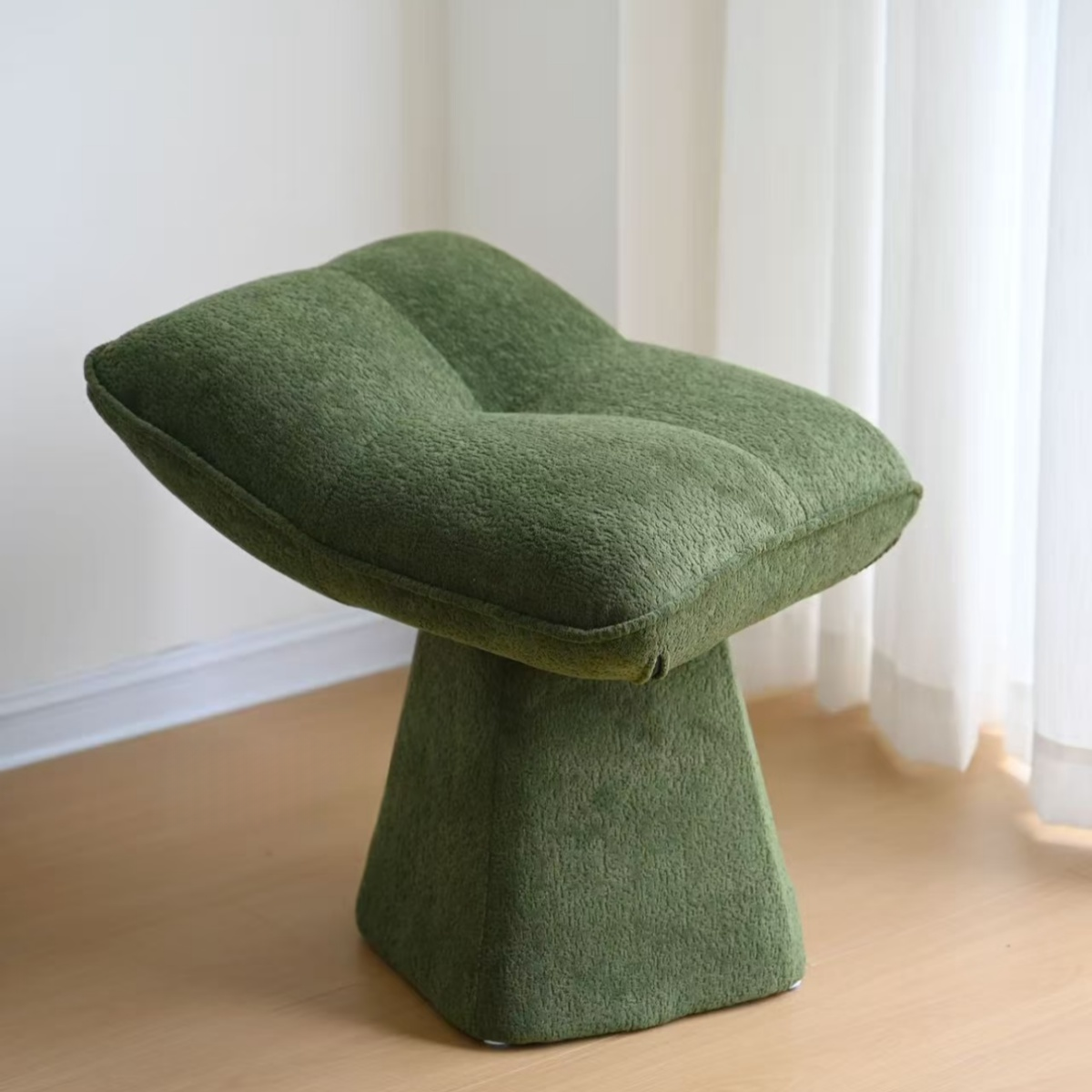 Gyro Glow Dressing Stool
