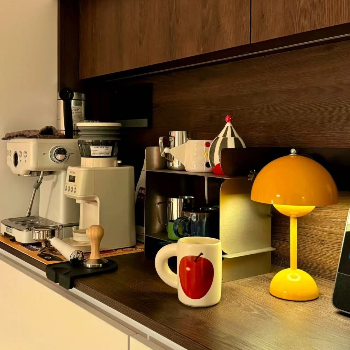 Luna Mushroom Glow Touch Lamp