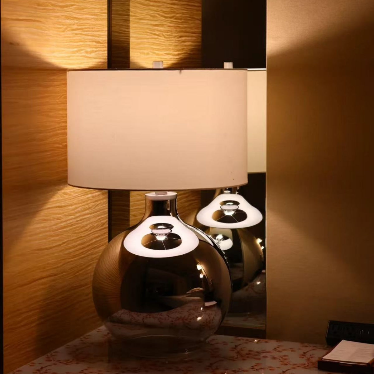 Elysia Reflective Dome Table Lamp