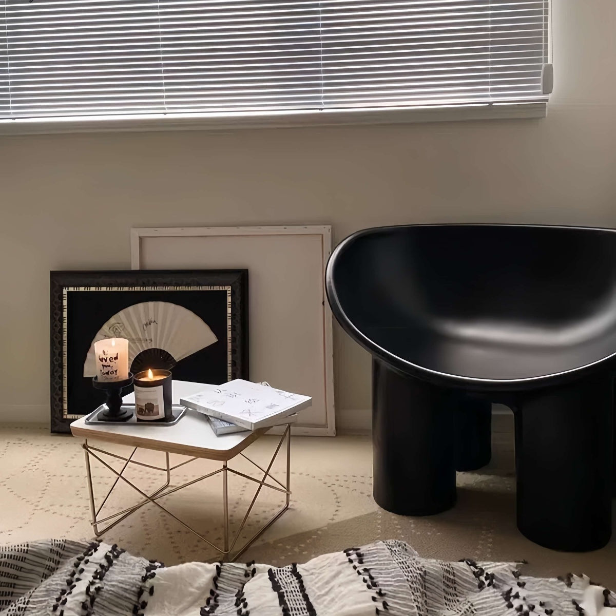 Tubby Lounge Chair (plastic)