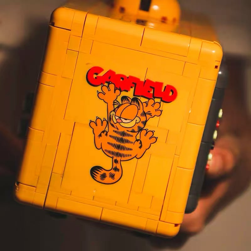 DIY Retro TV Display Box - Garfield Inspired