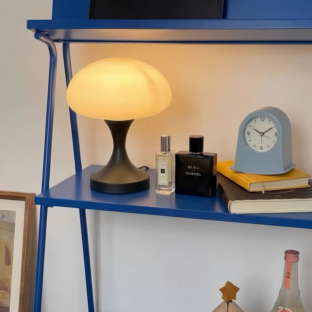 Vintage Multi‑Tier Magazine Display Shelf