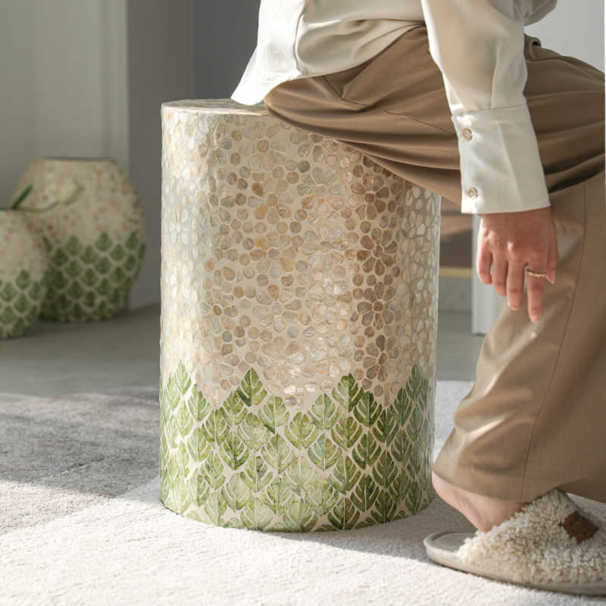 Feather Leaf Colorful Shell Side Table