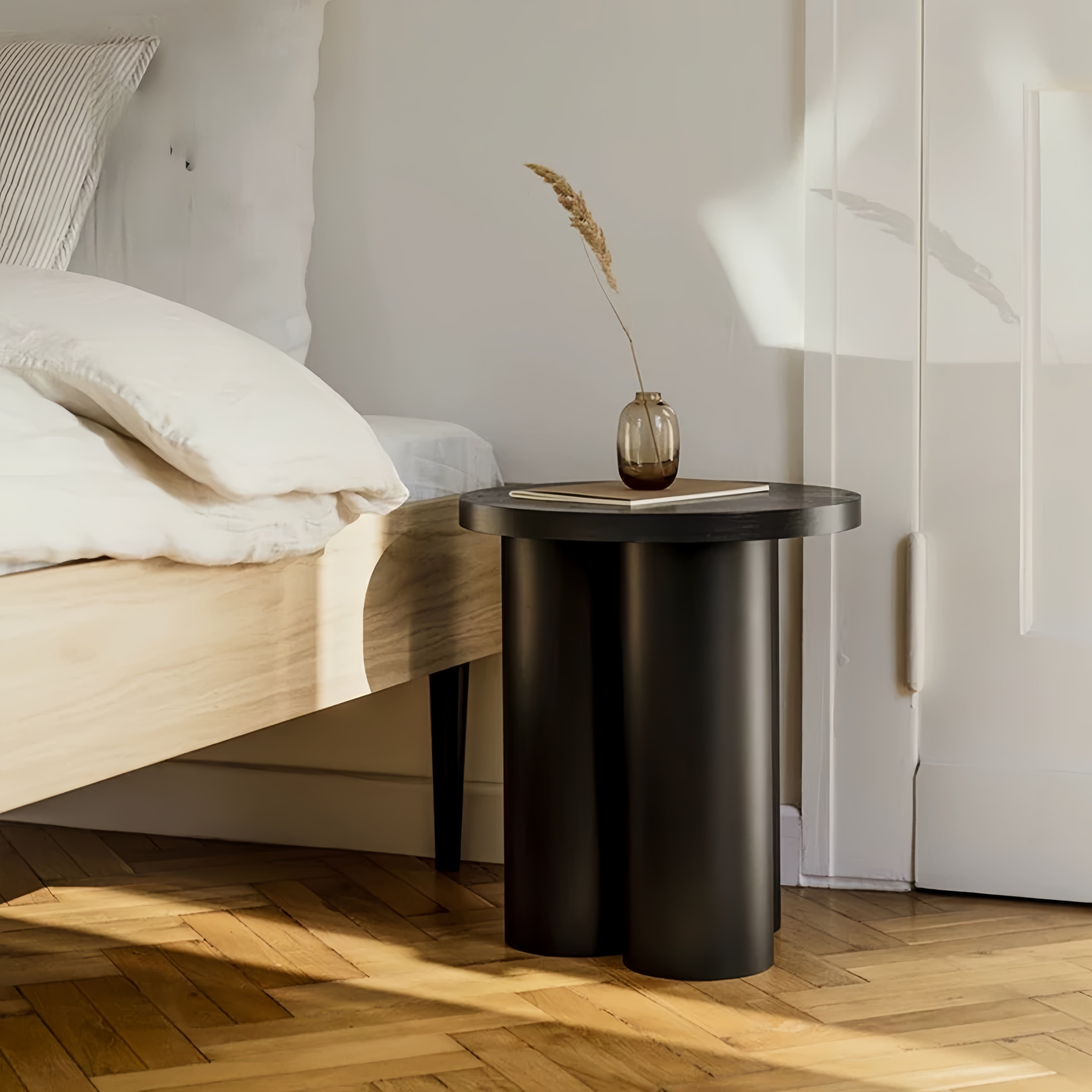 Sprightly Table