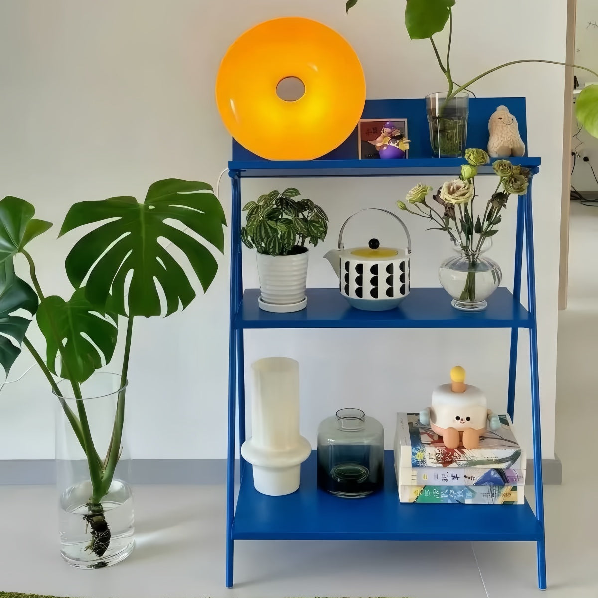 Vintage Multi‑Tier Magazine Display Shelf