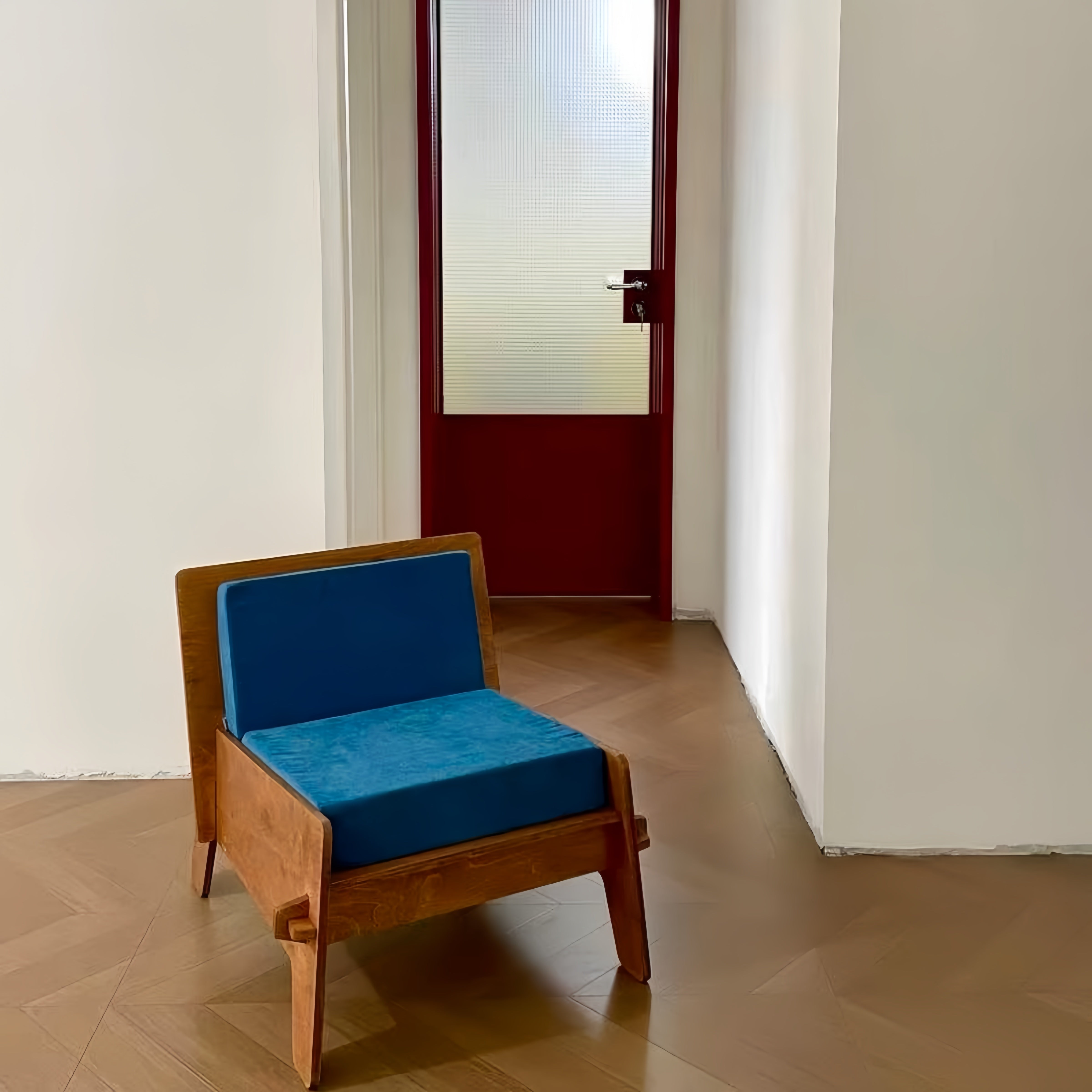 abric upholstered chair with wooden frame structure